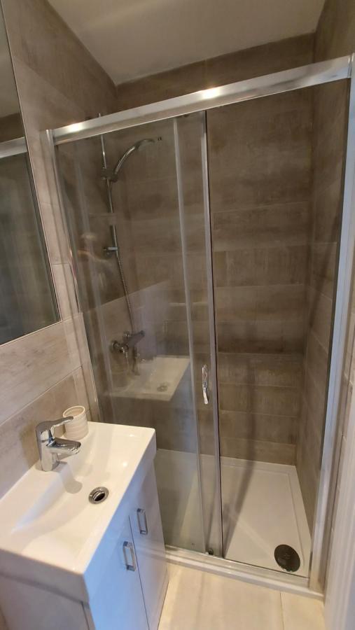Secret Garden Apartment Faygate Bagian luar foto