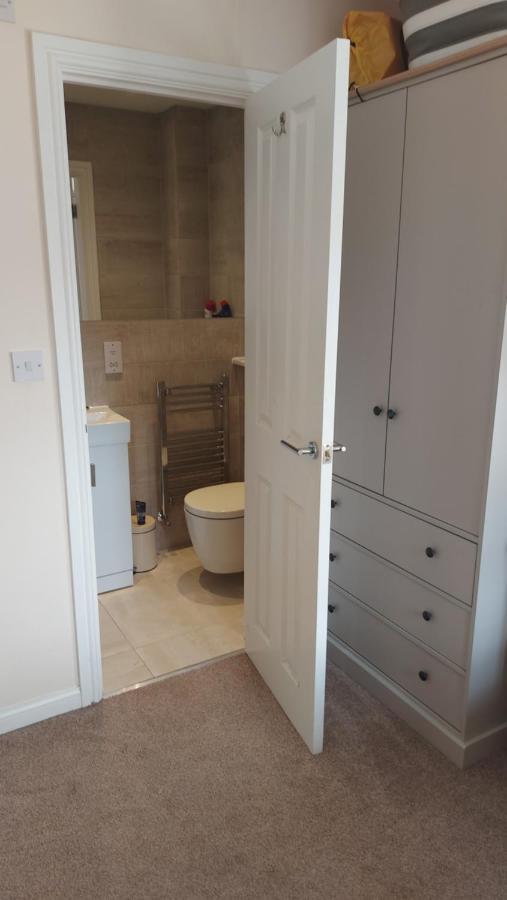 Secret Garden Apartment Faygate Bagian luar foto